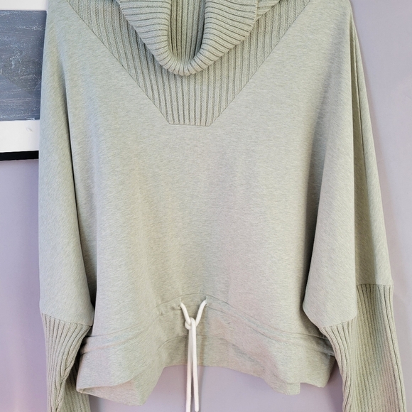Varley Britannia Sweatshirt Sage Green XL - Picture 6 of 13